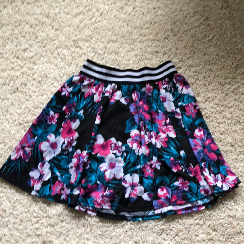 🌺Zumiez Skater Skirt🌺